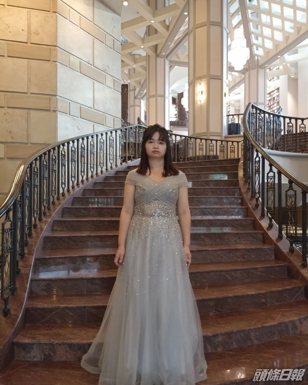 阿儀一改風格。